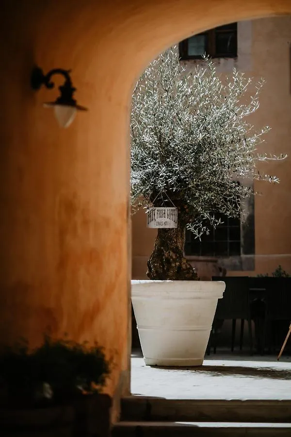 The Hunter House Villa Castelfiorentino 0*,  Italy